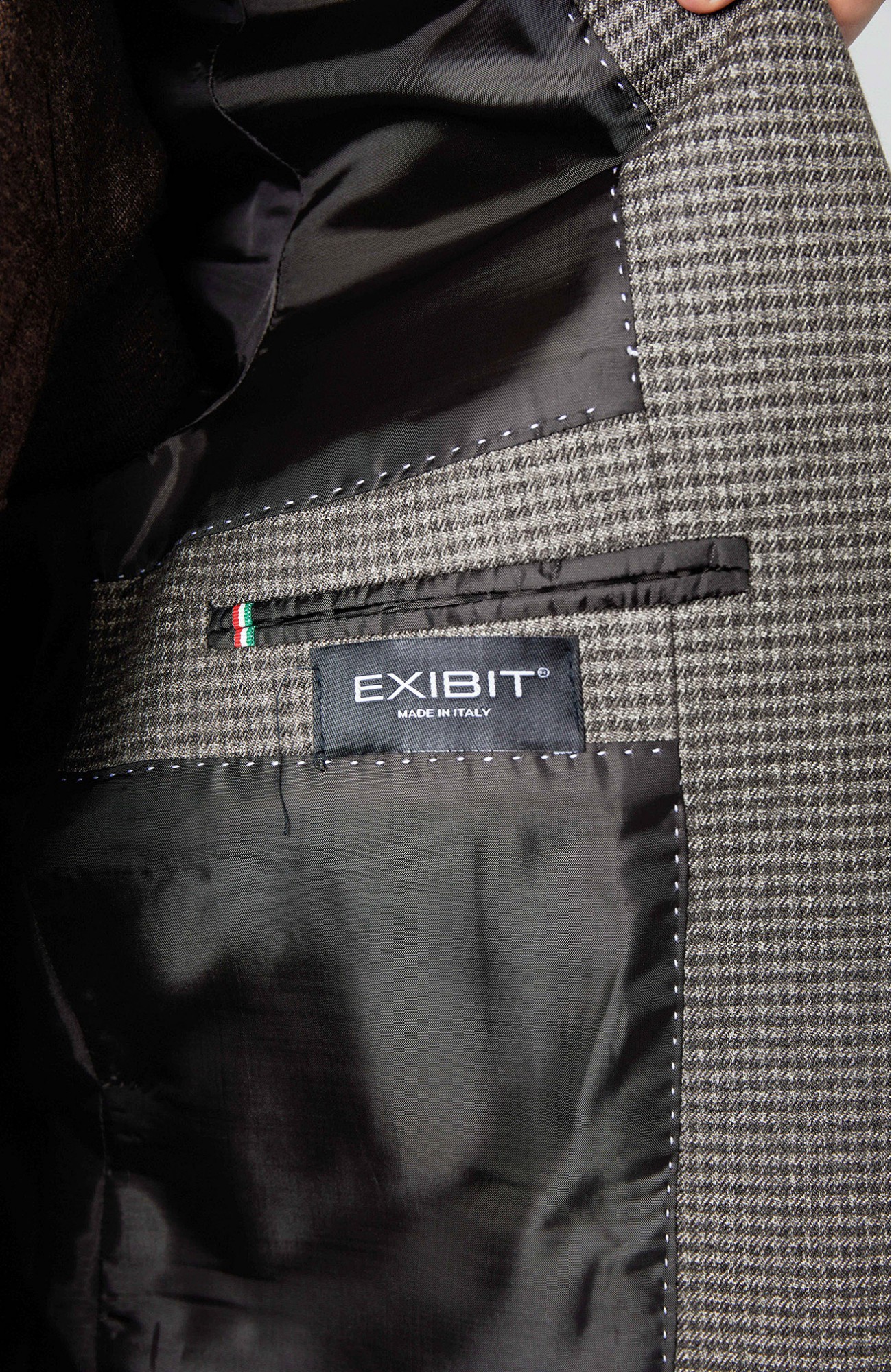 Класичний костюм Exibit