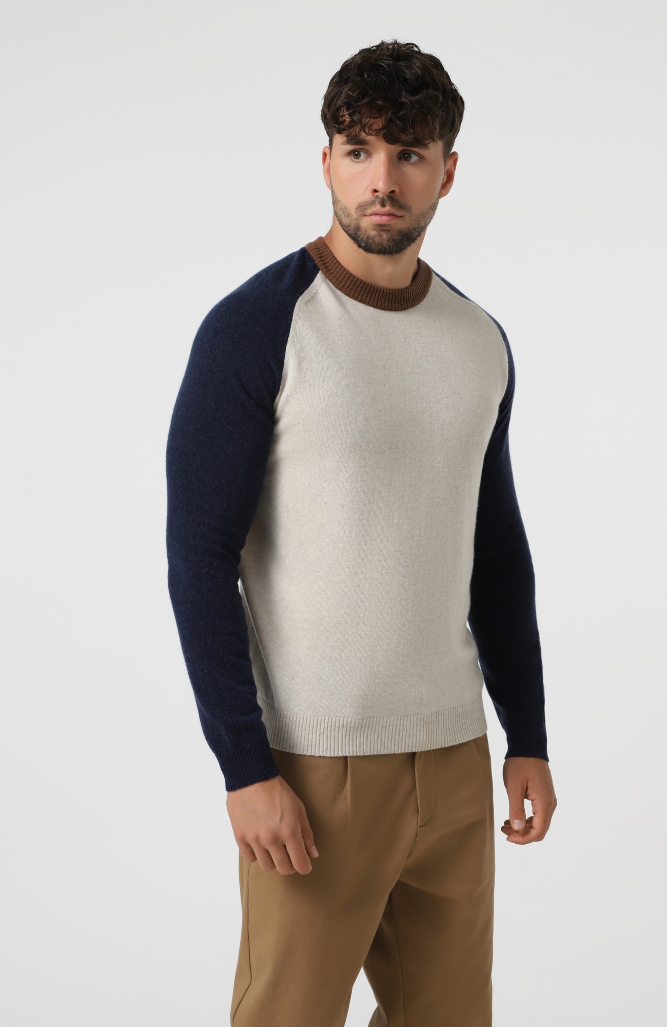 Светр WOOL CO Чоловічий светр на круглий виріз з вовни.
